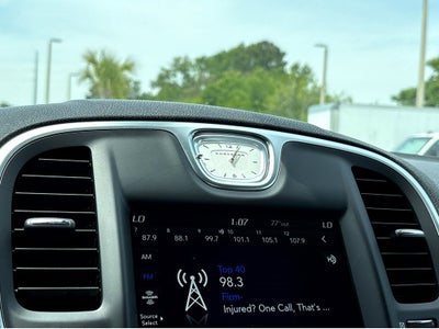 2021 Chrysler 300 Touring