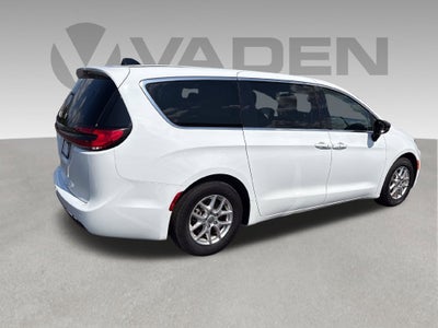 2024 Chrysler Pacifica Base