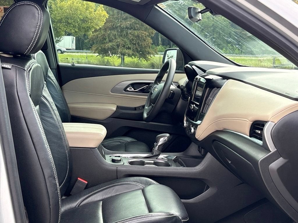 2022 Chevrolet Traverse Base