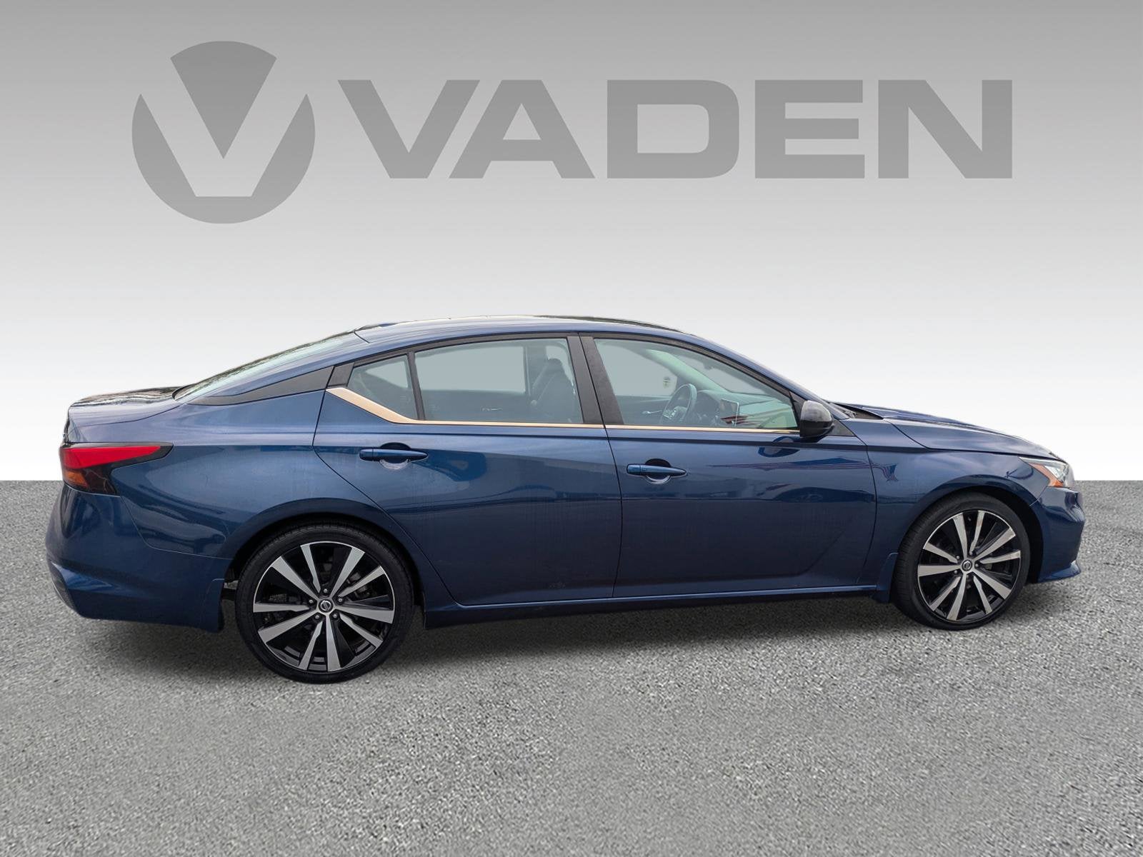 2022 Nissan Altima SR FWD