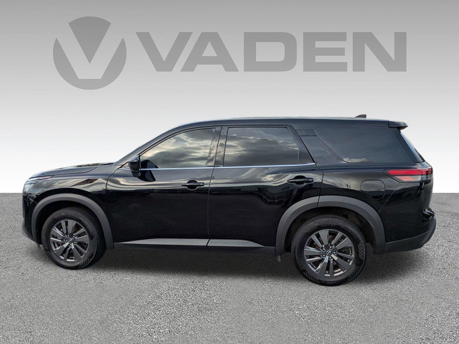 2024 Nissan Pathfinder S 4WD