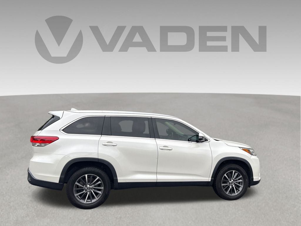 2019 Toyota Highlander Base