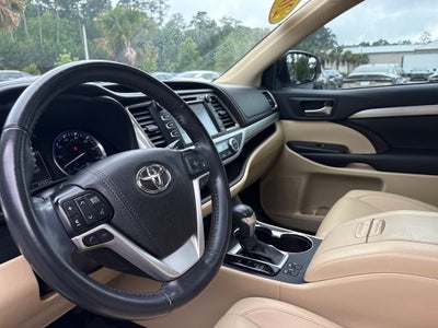 2019 Toyota Highlander Base