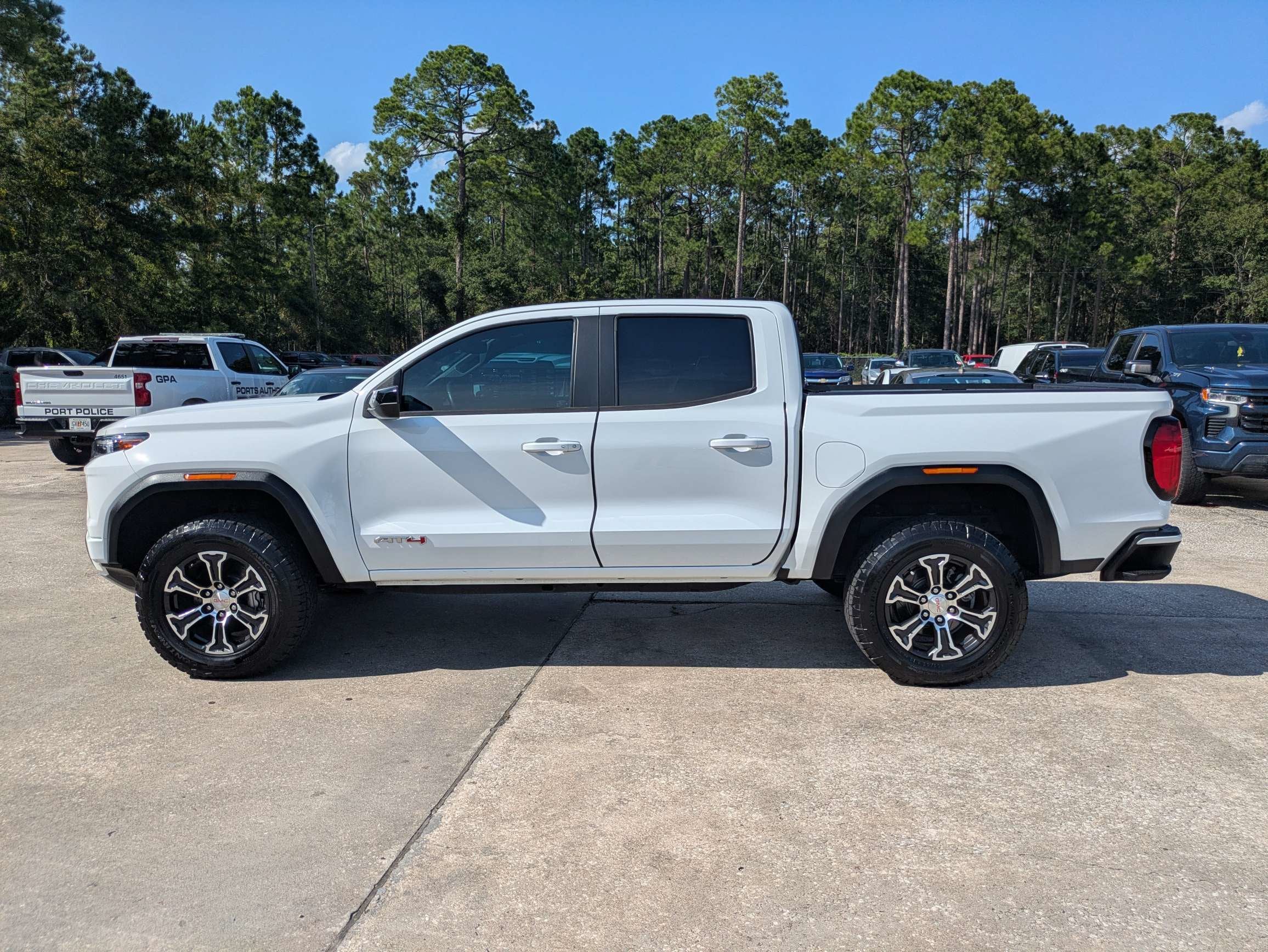 2023 GMC Canyon AT4