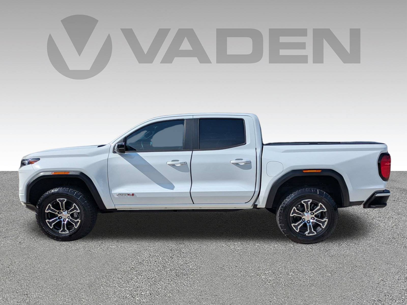 2023 GMC Canyon AT4