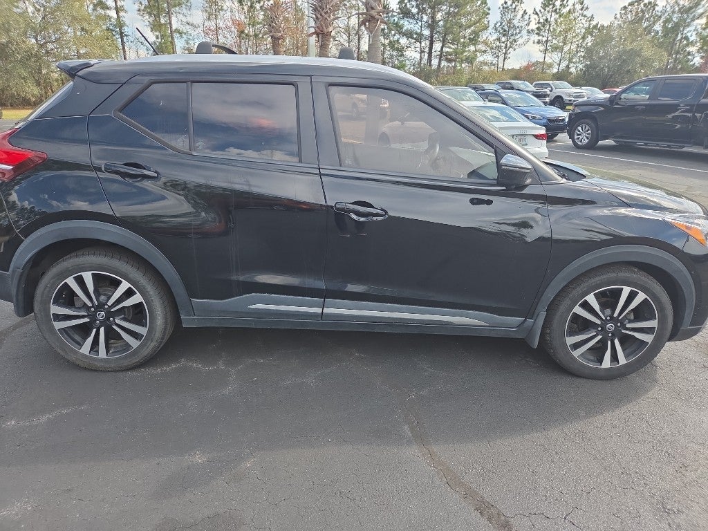 2019 Nissan Kicks SR