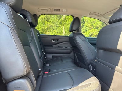2022 Nissan Pathfinder SL
