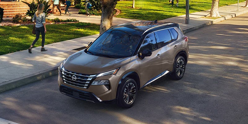 nissan rogue front quarter driver side view